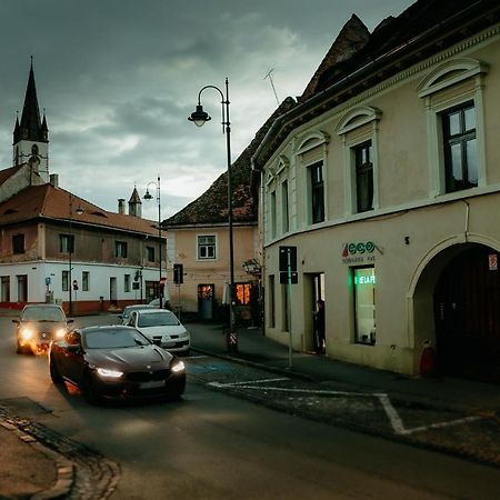 Apartament Dragoner Central Sibiu Exterior foto